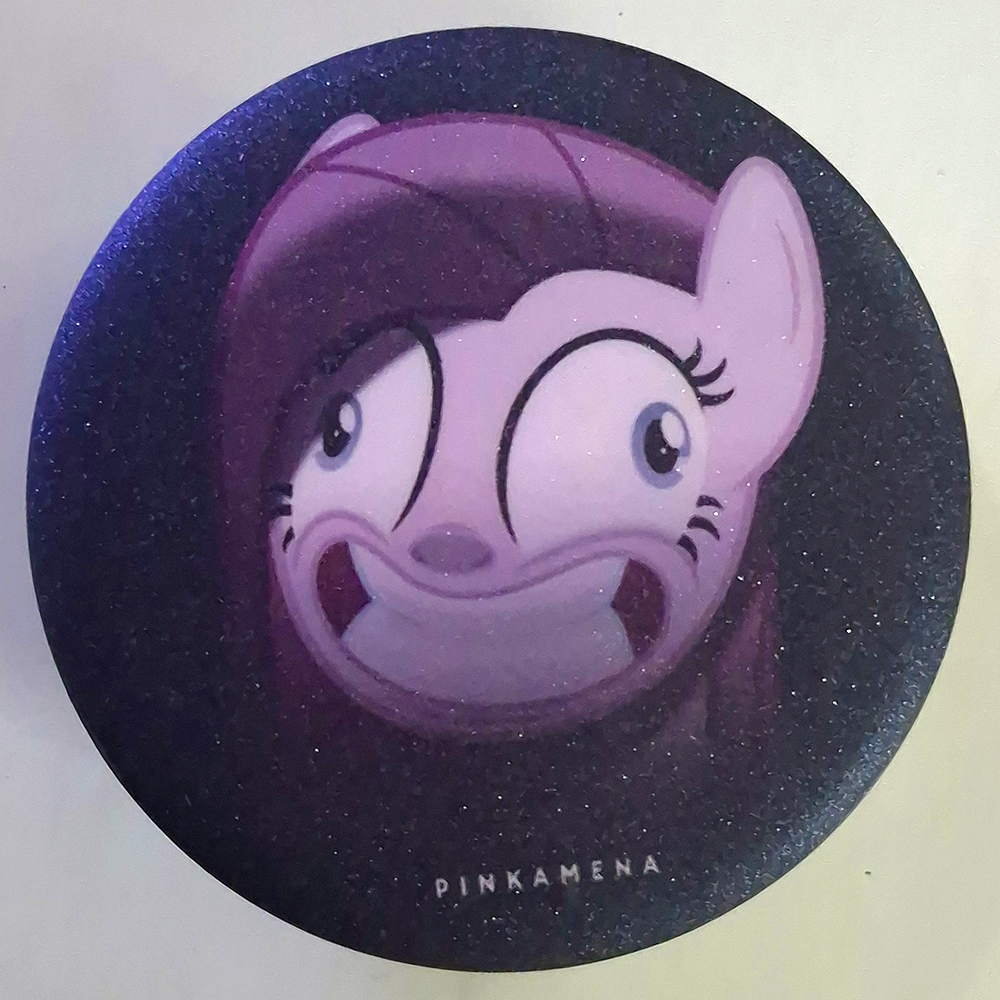 Pinkamena 黑底徽章